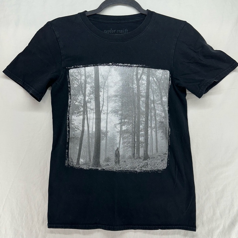 Taylor Swift Black In The Woods Folklore Short Sleeve Tee Unisex Merch Sizeโ XS